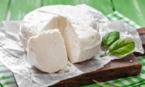 How to make Bryndza from cow's milk at home?