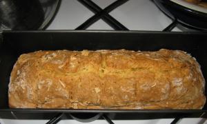 ขนมปังบ้านขนมปังข้าวไรย์  ในเตาอบขนมปัง  ขนมปังข้าวไรย์กับสาโทหมัก