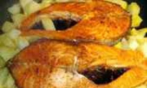 Hidangan untuk Lent on the Annunciation: ikan goreng sungai Masak ikan sungai dalam kuali