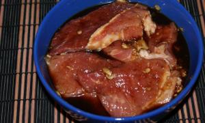 Oksekødsmarinade - forskellige interessante opskrifter til tilberedning af kød før tilberedning