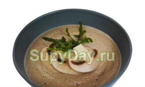 Sup champignon berkrim dengan resipi krim