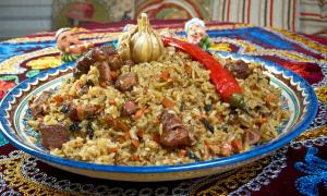 How to properly prepare delicious authentic Uzbek pilaf at home?