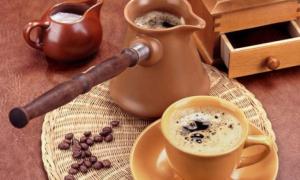 Rekommendationer från professionella baristor: hur man brygger naturligt turkiskt kaffe enligt alla regler