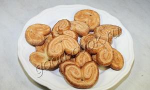 Торт Наполеон з печива вушка без випічки: швидкий рецепт Торт лінивий наполеон рецепт