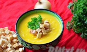 Pumpkin soup with meat broth