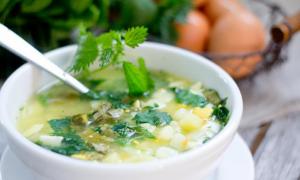 Покроковий рецепт приготування супу щі з кропиви