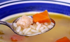 Курячий суп з рисом: цікаві рецепти та способи приготування