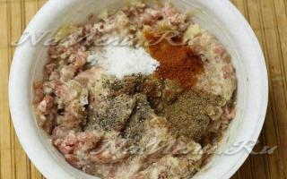 Hemmelighetene ved å tilberede potetzrazas med sopp
