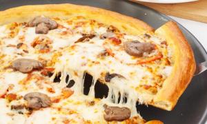 Finom gombás pizza receptje Pizza gombás hozzávalókkal