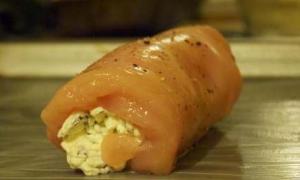 How to cook chicken roll at home?