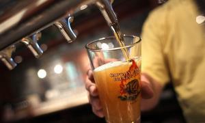 Varför öl skummar Öl från generatorn skummar mycket