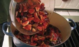 Simple recipes for making fig jam - step-by-step recommendations