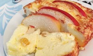 Cottage cheese gryte i ovnen med epler
