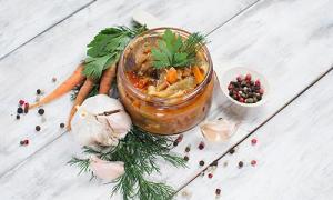 Aubergine är som svampar - enkla recept på läckra förberedelser för vintern