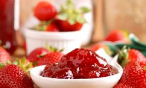 Kochgrundlagen: Wie man Marmelade und Marmelade macht Wie man Erdbeermarmelade macht